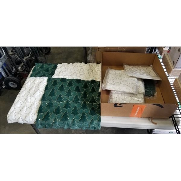 8 NEW 2 PACKS CHRISTMAS 18" PILLOW SHAMS. 6 WHITE, 2 GREEN