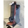 Image 4 : HILTI  AG 5D-22 ANGLE GRINDER - WORKING