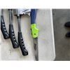 Image 2 : 3 HATCHETS AND 2 HAND SAWS