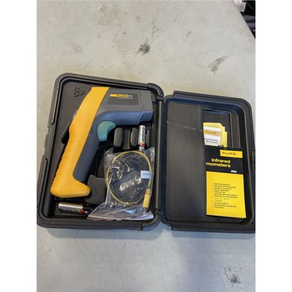 FLUKE IR THERMOMETER AND ACCESSORY KIT