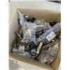 Image 2 : 75 NEW ALUMINUM COAT HANGERS