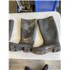 Image 2 : 2 PAIRS OF STEEL TOE RUBBER BOOTS SIZE 10