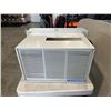 Image 3 : FEDDERS MINDOW MOUNT AIR CONDITIONER. WORKING