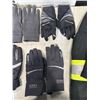 Image 3 : AS NEW PIONEER REFLECTIVE S/P WORK JACKET, 4 PAIRS OF GLOVES INCLUDING 1 GORTEX, AND A REFLECTIVE SH