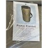 Image 3 : 2 PATIO RUGS AND PICNIC BLANKET