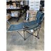 Image 4 : 2 CAMP CHAIRS - 1 IS LOUNGE