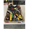 Image 1 : TRAY OF ASSORTED HAND TOOLS