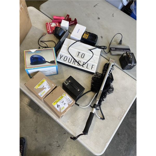 ASSORTED HOUSEHOLD AND ELECTRONICS INCLUDING VINTAGE BROWNIE CAMERAS, FOLDING FISHING NET ETC
