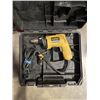 Image 2 : DEWALT HEAVY DUTY ELECTRIC DRILL IN CASE AND DOUBLE WORKLIGHT ON STAND, BOTH WORKING