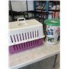 Image 3 : MEDIUM DOG KENNEL AND IAMS STORAGE TIN