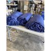 Image 2 : 3 BUNDLES OF 10 4x8 CURTINAS - 30 CURTAINS TOTAL