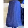 Image 2 : 3 BUNDLES OF 10 4x8 CURTINAS - 30 CURTAINS TOTAL