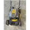Image 5 : CUB CADET SELF PROPELLED LAWNMOWER