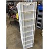 Image 1 : 8 WHITE STACKING CRATES