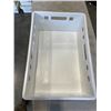 Image 2 : 8 WHITE STACKING CRATES