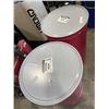 Image 4 : 2 RED 200 GALLON FOOD GRADE DRUMS W/ LIDS