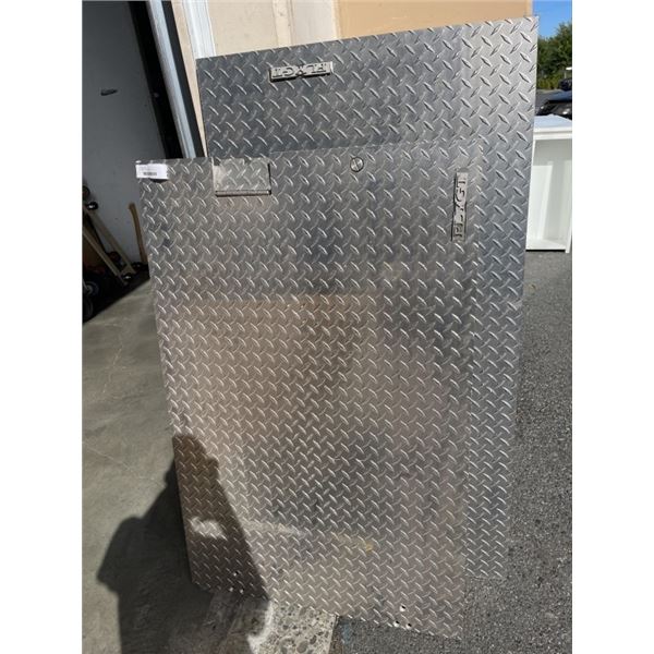 2 SHEETS CHECKERED PLATES