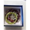 Image 1 : VINTAGE PEARLS NECKLACE AND MATCHING BRACELET SET, AND 3 COLOUR PEARL BRACELETS