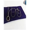 Image 2 : 925 STERLING SILVER CHAIN W/ BLACK ONYX AND MAKESITE STONES PENDANT NECKLACE