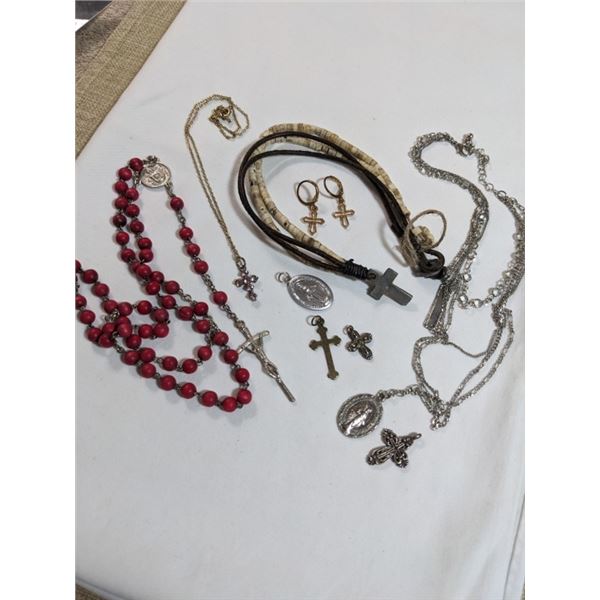 2 VINTAGE CROSS PENDANTS NECKLACES, PAIR OF EARRINGS, 4 PENDANTS AND ROSARY