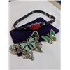 Image 2 : VINTAGE BLACK LEATHER CHOKER NECKLACE, TINE RED TONES LIP PENDANT AND 2 ENAMEL BUTTERFLY BROOCHES
