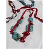 Image 2 : 2 VINTAGE TURQUOISE BRACELETS AND DOUBLE STRAND NECKLACE
