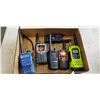 Image 1 : TRAY OF 6 WALKIE TALKIES. 2 FROM MOTOROLA, 2 FROM BAOFENG, 1 FROM COBRA, 1 FROM MIDLAND