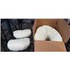 Image 2 : PROACTIVE PILLOW WITH 2 SMALLER PILLOWS