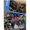 Image 2 : 2 BOXES OF GIRLS SHOES AND BOYS SLIPPERS