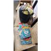 Image 1 : 3 POOL FLOATIES AND VENTURA SLEEPING BAG