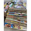 Image 7 : COLLECTIBLE COMICS AND ARCHIES BOOKLS, FLASHLIGHTS AND SUN / COWBOY HATS