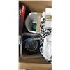Image 5 : 2 BOXES OF ESTATE GOODS