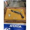 Image 3 : BOX OF ANTIQUE METAL SIGNS AND FRAMED FAKE GUN