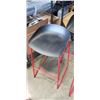 Image 4 : 3 BUCKET SEAT BAR STOOLS