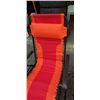 Image 3 : 2 ZERO GRAVITY LOUNGE CHAIRS
