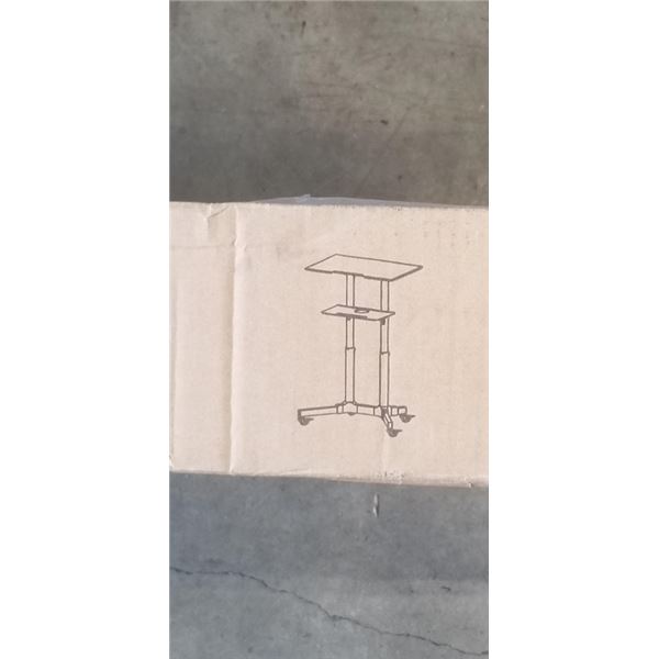 VIVO WHITE MULTI-PURPOSE MOBILE PODIUM