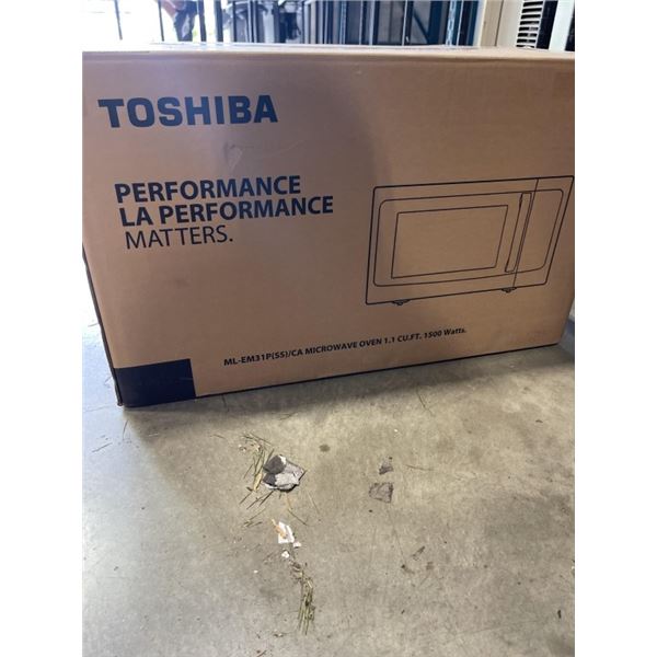 TOSHIBA 1.2 CU FT COUNTERTOP MICROWAVE - TESTED WORKING, RETAIL $179