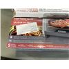 Image 4 : BLACK AND DECKER 4 SLICE AIR FRYER TOASTER OVEN - TESTED WORKING, RETAIL $179