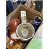 Image 4 : 2 BOXES OF ASSORTED HOUSEHOLD AND DECOR