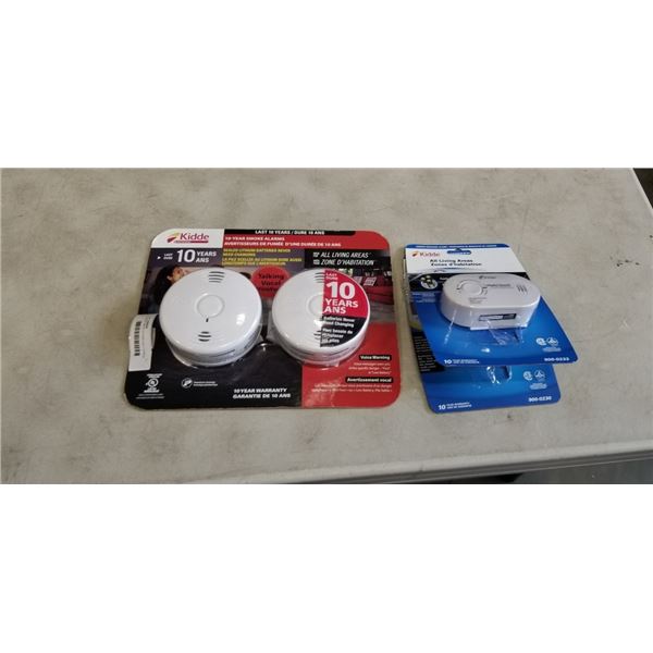 2 KIDDE SMOKE ALARMS AND 2 CARBON MONOXIDE ALARMS