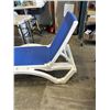 Image 3 : NEW POOL LOUNGER