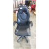 Image 1 : BLACK GAMING CHAIR
