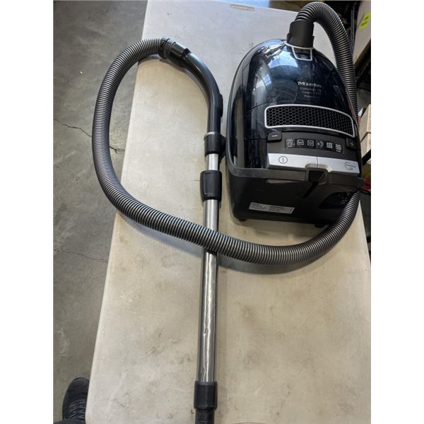 MIELE COMPLETE C3 CARPET AND PET POWER LINE VACUUM WORKING NO POWERHEAD