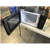 Image 2 : 1100 WATT MICROWAVE