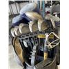 Image 2 : MENS CUSTOME GOLF CLUB SET W/ BAG