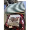 Image 1 : FOLDING SLEEPING MATT AND SHERPA COMFORTER  SET KINGSIZE
