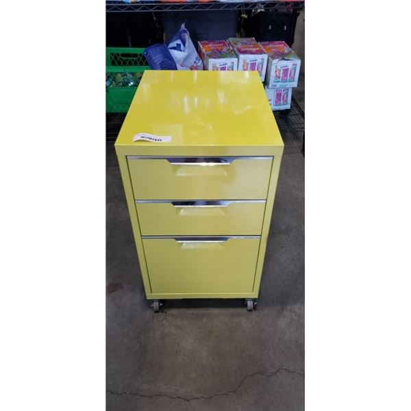 3 DRAWER ROLLING METAL CABINET