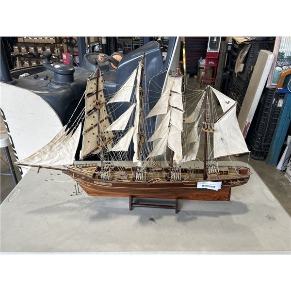 VINTAGE MODEL BOAT. BELLE ETOILE