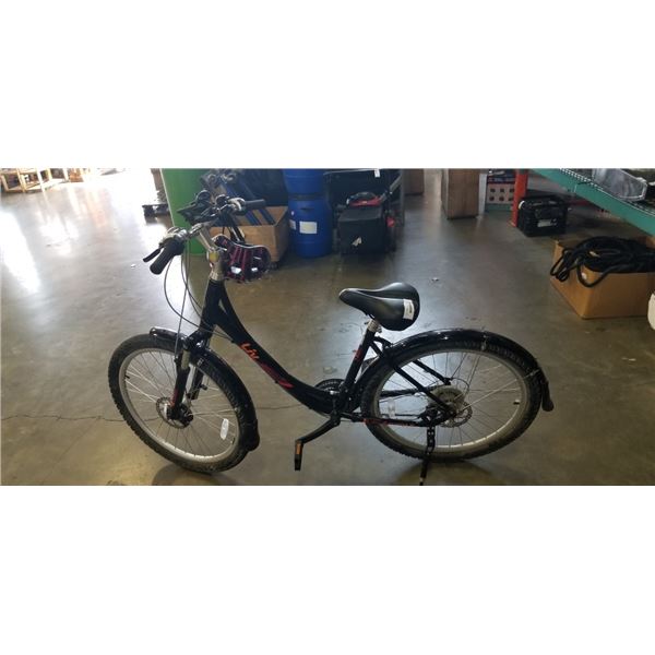 GIANT LIV STEP THRU SIZE MEDIUM BIKE, IN GOOD CONDITION WITH LOTS OF AS NEW ACCESSORIES, HELMET, 24 