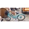 Image 1 : BLUE PURA VIDA BIKE WITH BASKET
